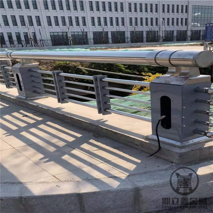 灯光护栏