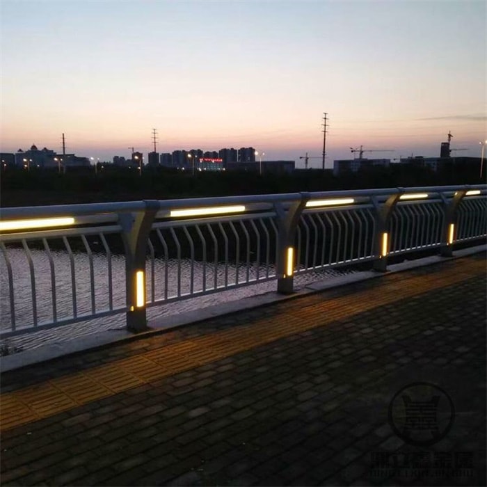 灯光护栏