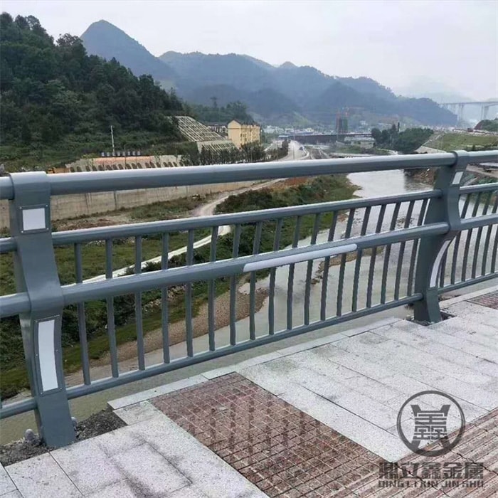 灯光护栏