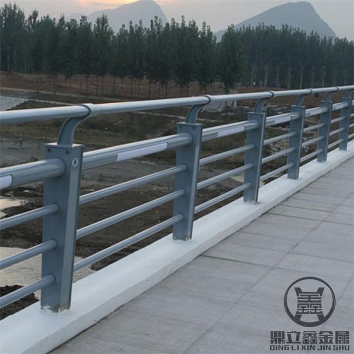 灯光护栏