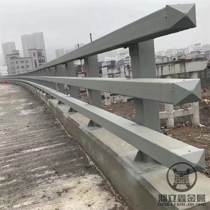 防撞护栏