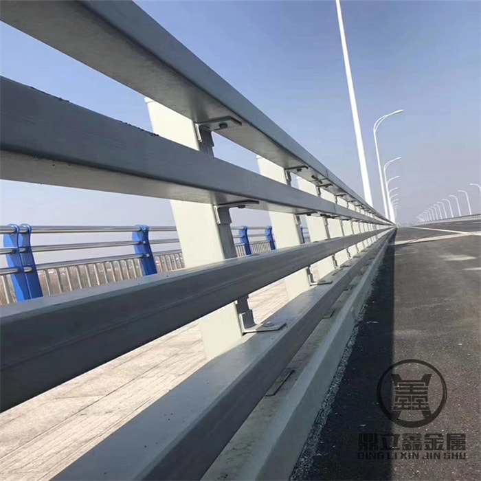 防撞护栏